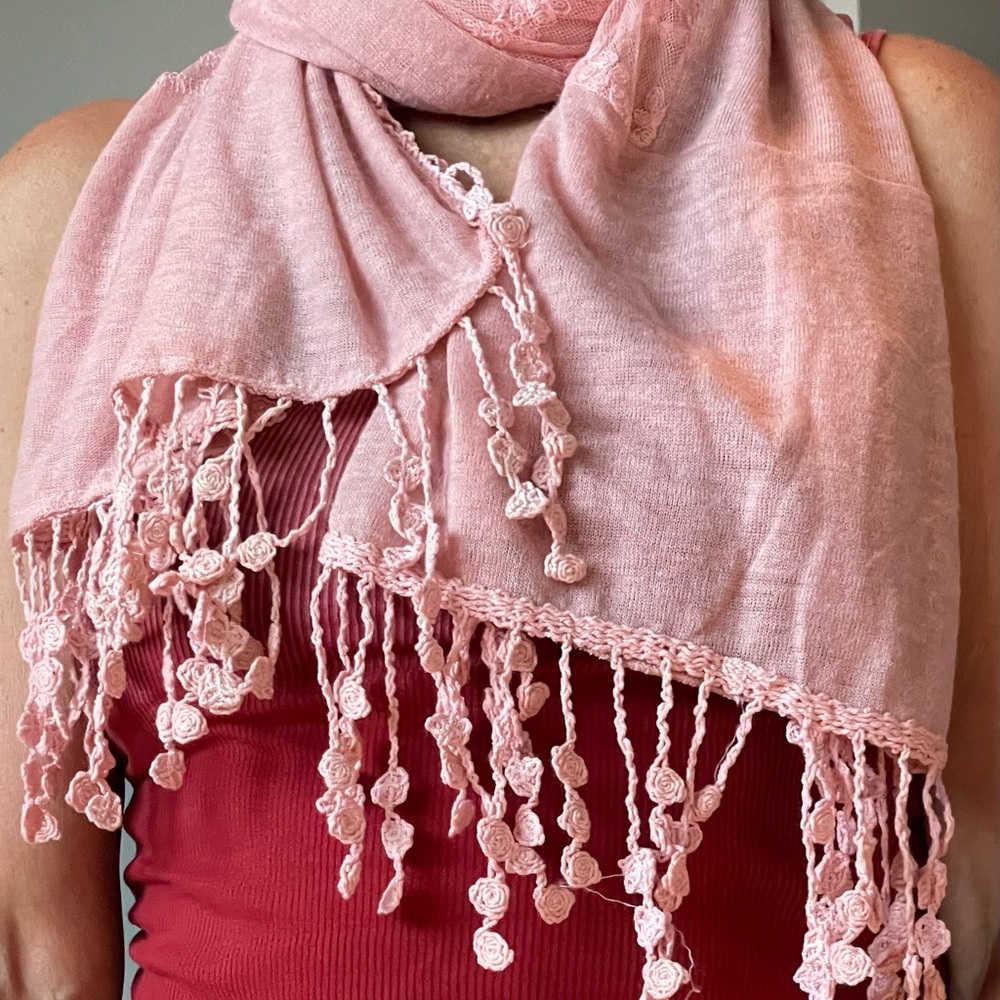 Brand new scarf with lace and embroidered detail
